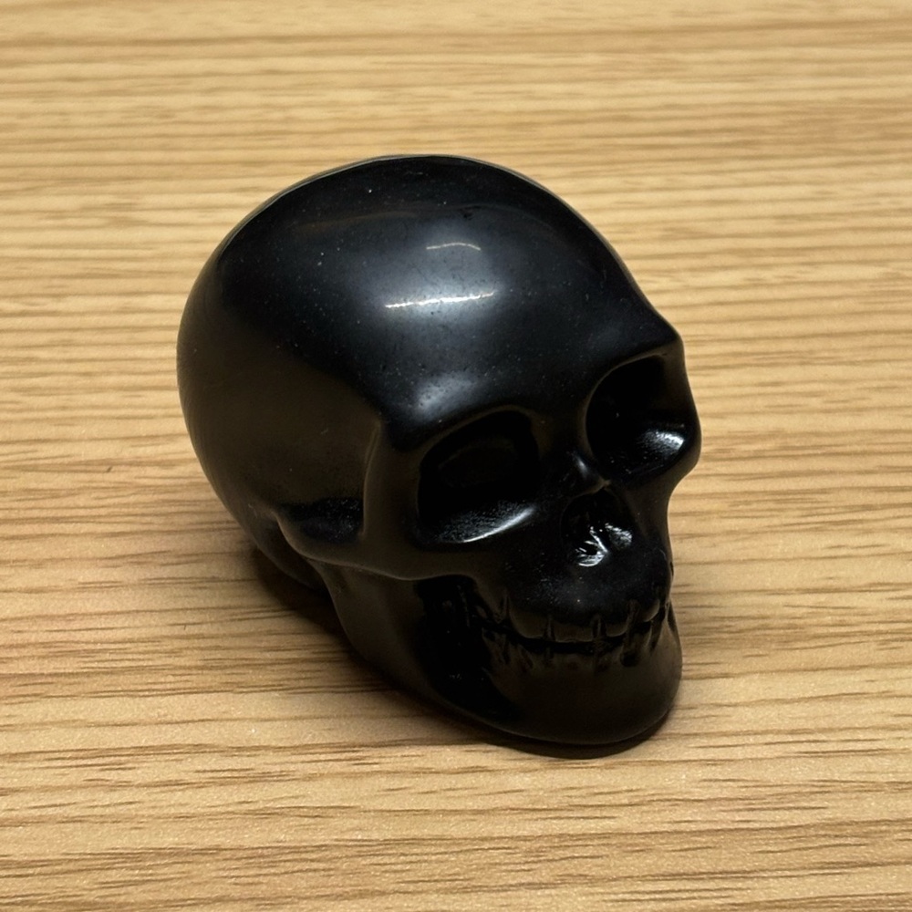 Black Obsidian Skull - Picture 2 of 6